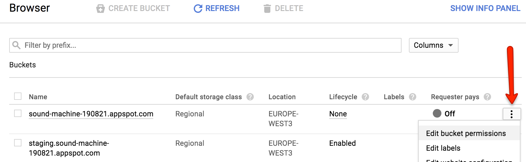 Les compartiments disponibles de la console de Google Storage. Recherchez un compartiment et cliquez sur le symbole vertical à trois points pour ouvrir le menu déroulant qui vous permet de modifier les autorisations du compartiment.